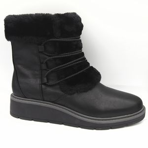 CLARKS climate warm faux fur booties Size 9